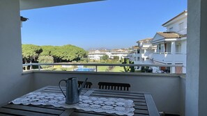 Apartment | Outdoor dining - Apartment in Pals Near Golf & Beach (Pals)