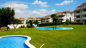 Apartamento | Piscina | Una piscina al aire libre