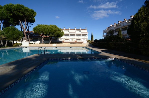 Apartment | Pool | Outdoor pool