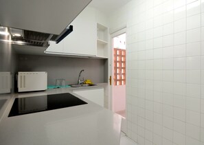 Apartment | Private kitchen - Apartment in Costa Brava Near Sandy Beach (Torroella de Montgrí)