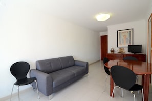 Apartment | Living room - Apartment in Costa Brava Near Sandy Beach (Torroella de Montgrí)