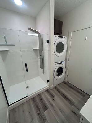 Towels, soap, shampoo, toilet paper