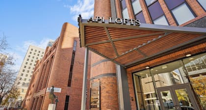 Downtown SLC 1-bedroom Luxury Suite with free parking, fitness room and WiFi