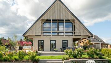Villa | Exterior