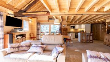 Fernseher, Kamin, DVD-Player, Stereoanlage