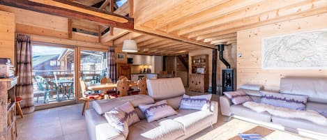 TV, fireplace, DVD player, stereo