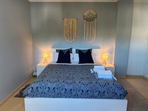 1 slaapkamer, een strijkplank/strijkijzer, gratis wifi, beddengoed