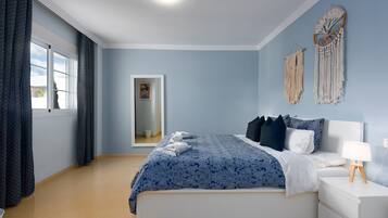 1 dormitorio, tabla de planchar con plancha, wifi gratis y ropa de cama