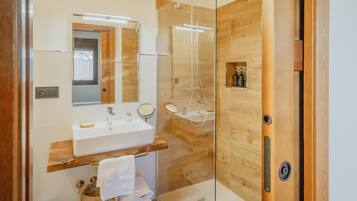 Shower, towels