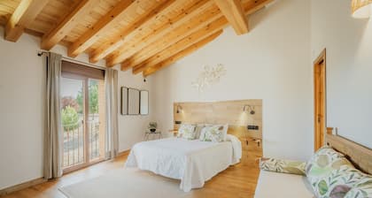 Country House 'El Rincon' with Mountain Views, Wi-Fi and Air Conditioning