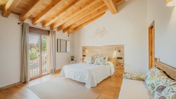 3 dormitorios, tabla de planchar con plancha, wifi gratis y ropa de cama