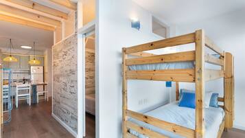 2 sovrum, strykjärn/strykbräda, gratis wi-fi och sängkläder