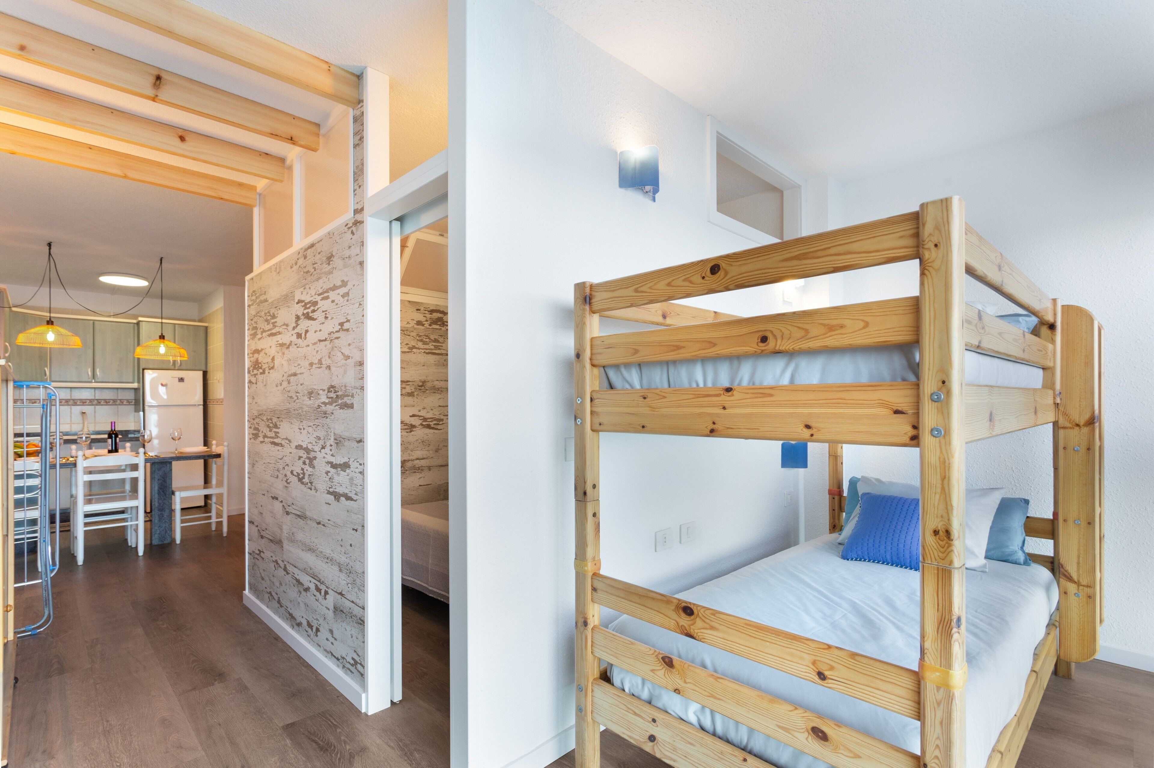 2 chambres, fer et planche à repasser, Wi-Fi gratuit, draps fournis