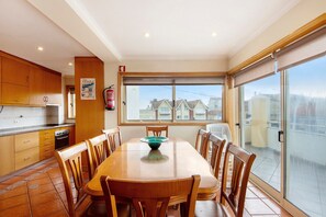Dining - Apartment 'Xavega' with Sea View, Private Terrace and Balcony (Torreira)