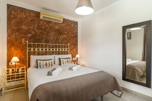 2 bedrooms, iron/ironing board, free WiFi, bed sheets