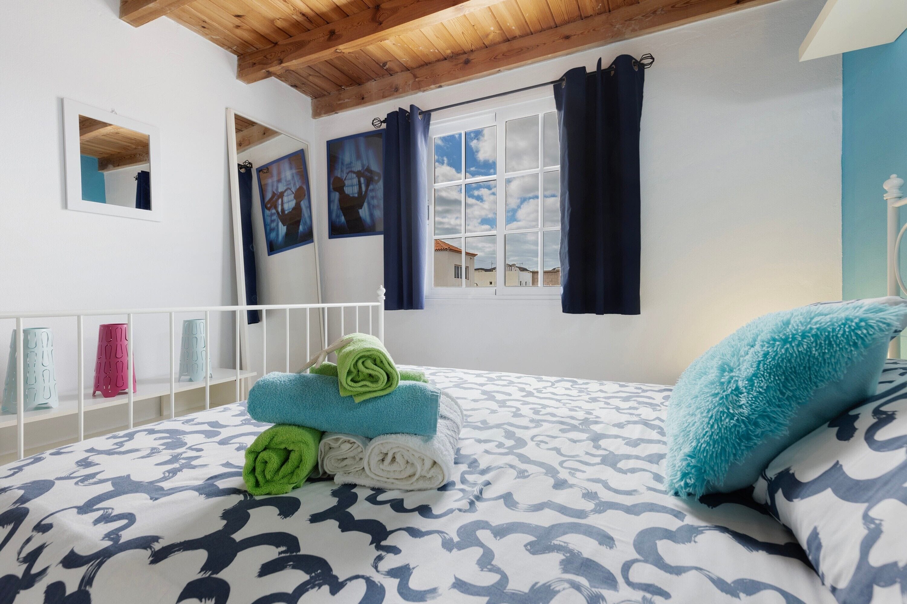 2 slaapkamers, een strijkplank/strijkijzer, gratis wifi, beddengoed