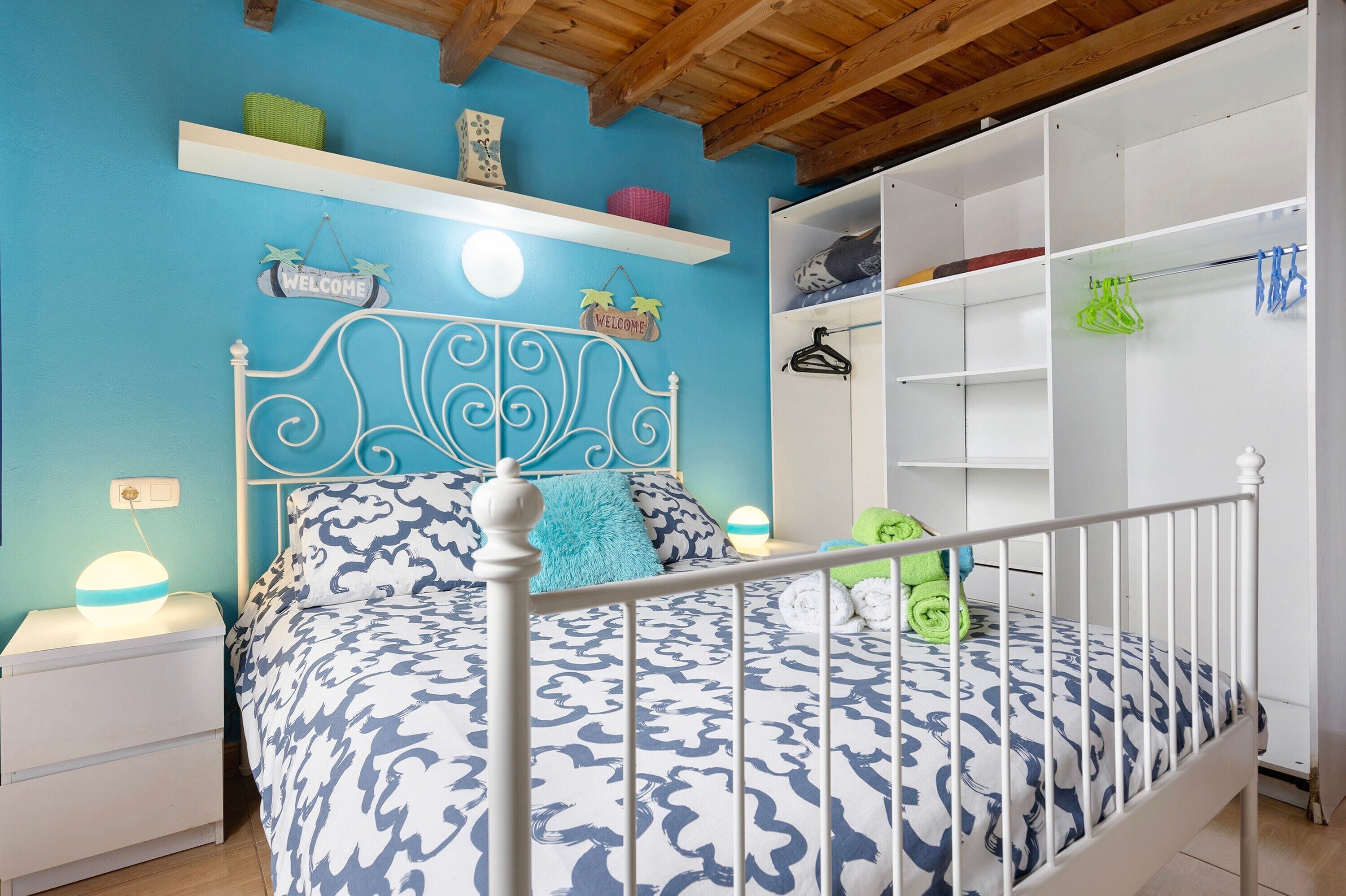 2 quartos, ferros/tábuas de passar roupa, Wi-Fi de cortesia