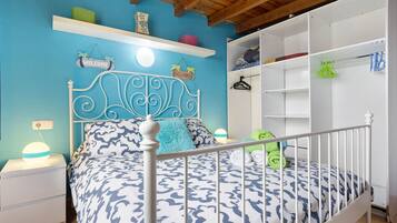 2 quartos, ferros/tábuas de passar roupa, Wi-Fi de cortesia