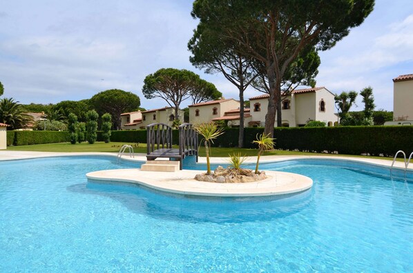 Pool - Nice Apartment in Pals (Pals)