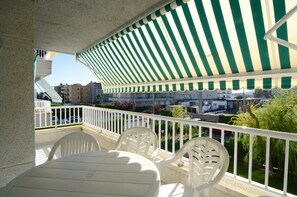 아파트 | 야외 식당