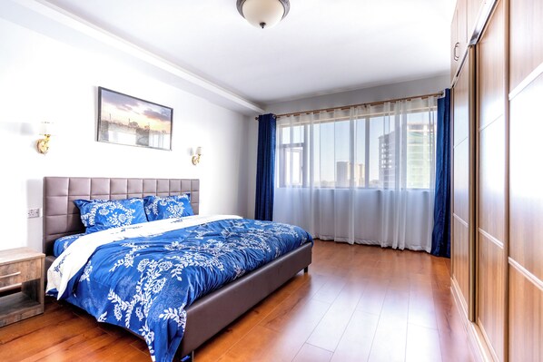 4 chambres, fer et planche à repasser, lit de bébé portatif, Wi-Fi