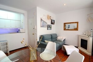 Apartment | Living room - Apartment Puig Sureda With one Room (L'Escala)