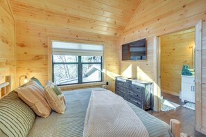 3 habitaciones, tabla de planchar con plancha, internet y ropa de cama