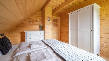 6 bedrooms, individually furnished