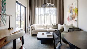 Smart TV, fireplace, books