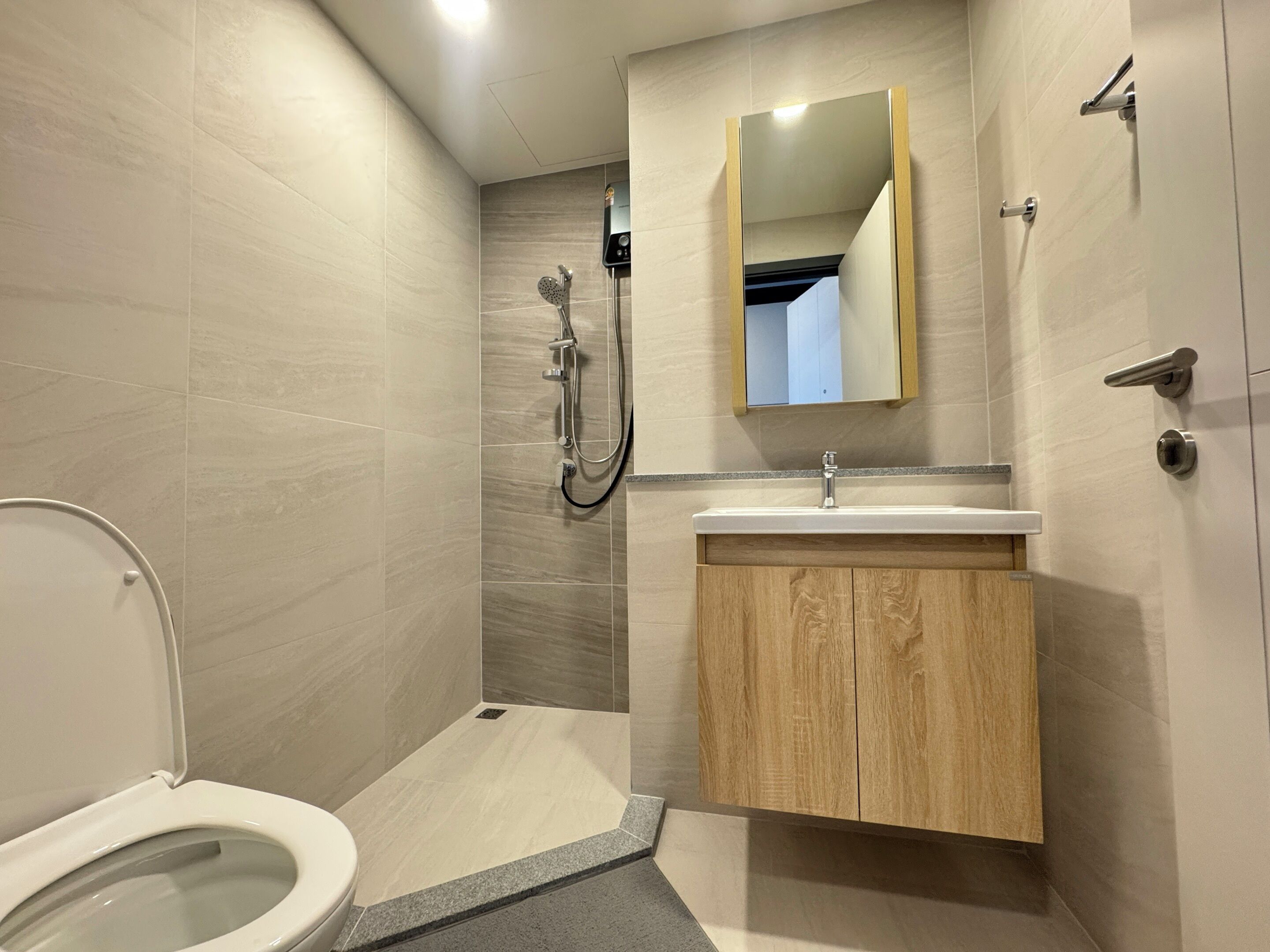 Basic Apartment, Balcony | Bathroom