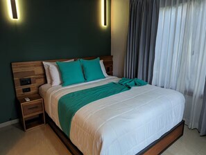 5 bedrooms, in-room safe, iron/ironing board, WiFi