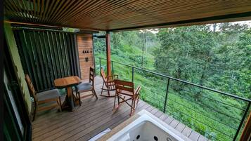 Bañera de hidromasaje exterior