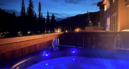 Village Bear Mtn Retreat: Family-Friendly 6 Bed • Steps to Village/Lifts Hot-tub