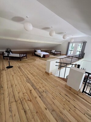 3 室のベッドルーム、アイロン / アイロン台、WiFi、ベッドシーツ