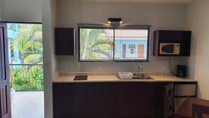 Coffee/tea maker, fridge, microwave - Marina Loft Studio # 224 (Coco)