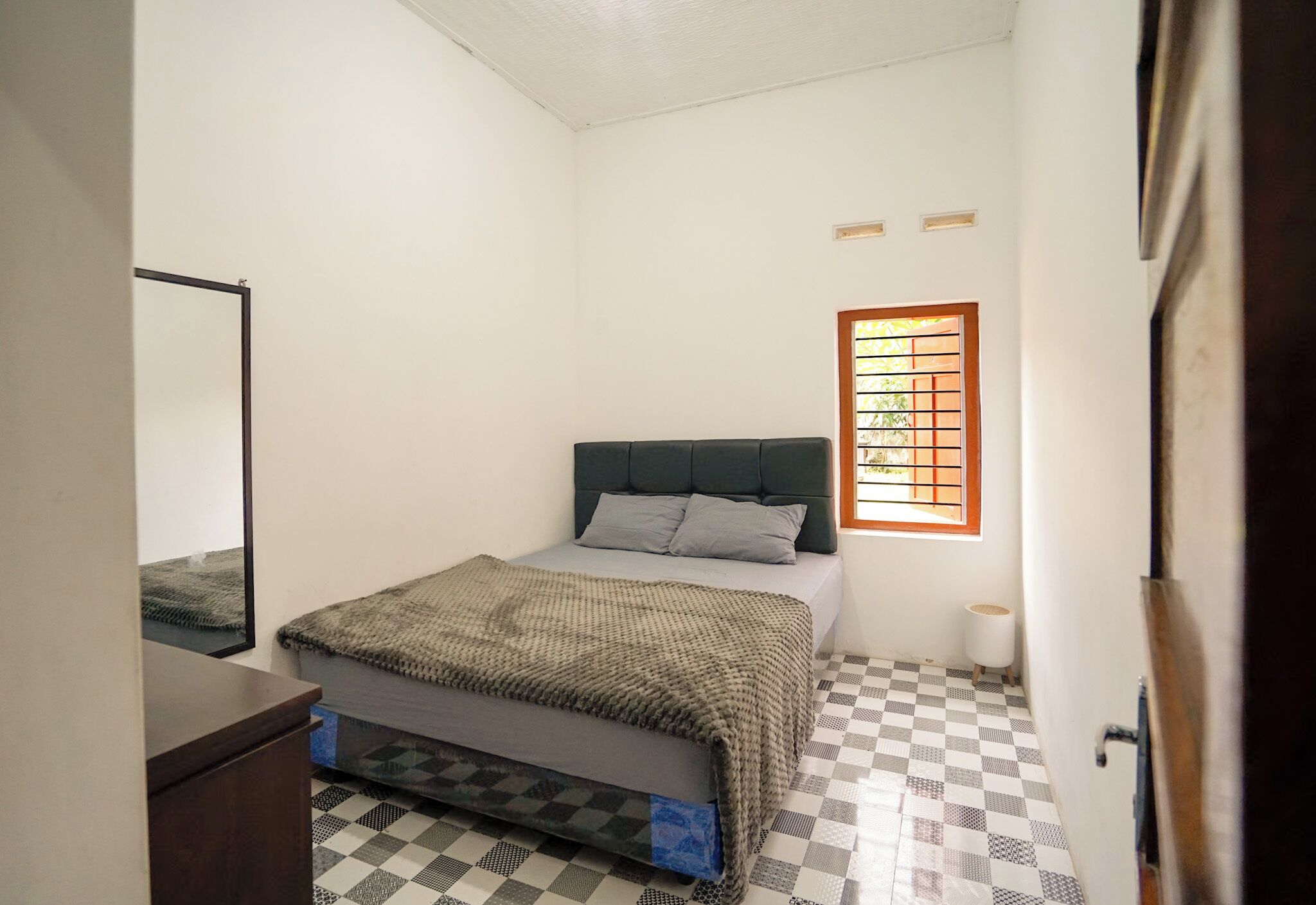 7 Schlafzimmer, Schreibtisch, Bügeleisen/Bügelbrett, WLAN