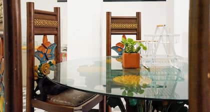 7BR Villa Kamandalu - Oase Klasik Modern di Kota Batu