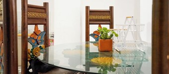 7BR Villa Kamandalu - Oase Klasik Modern di Kota Batu
