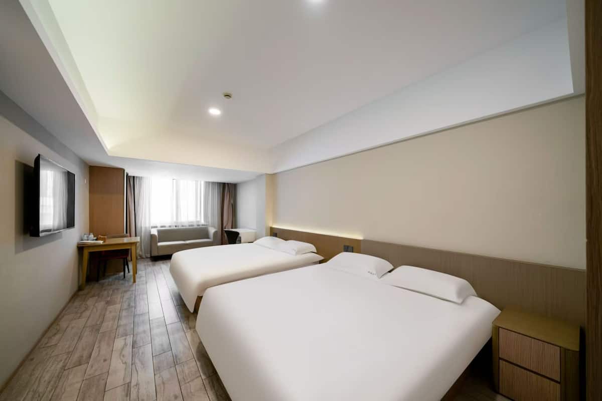 Standard Twin Room, City View | Desk, free WiFi