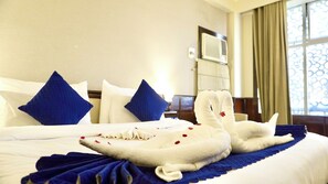 Deluxe Room, Garden View | Desk, iron/ironing board, free WiFi