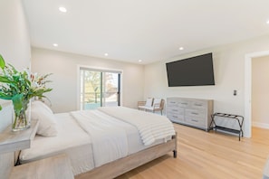 4 Schlafzimmer, Schreibtisch, Reisekinderbett, kostenloses WLAN