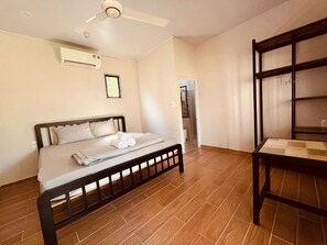 5 Schlafzimmer, Bügeleisen/Bügelbrett, kostenloses WLAN, Bettwäsche