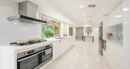 Spacious 4-bedroom house in serene Baulkham Hills with AC