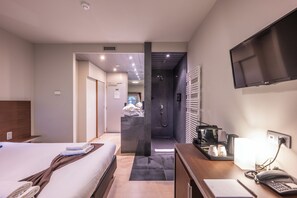 Standard Room | Premium bedding, desk, laptop workspace, iron/ironing board - Falko Hotel (Meise)