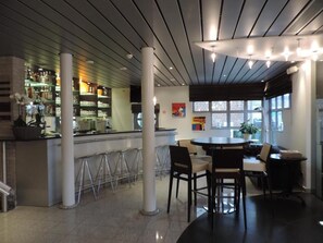 Bar (in der Unterkunft)