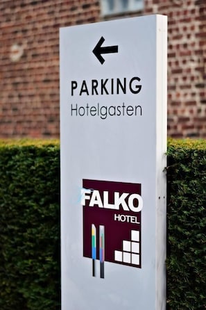 Self-parking (surcharge) 10 per day - Falko Hotel (Meise)