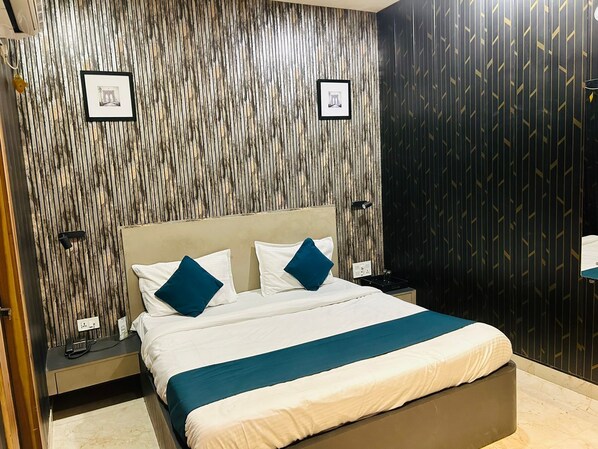 Deluxe Room, City View