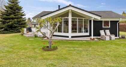 Cozy and well-maintained holiday home