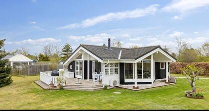 Cozy and well-maintained holiday home
