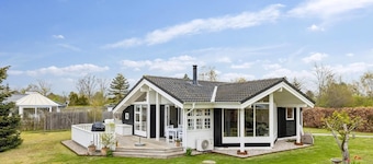 Cozy and well-maintained holiday home